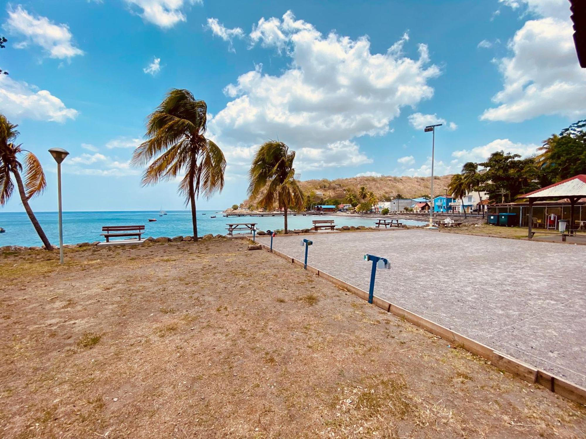 Kay Alice - Luxury Beachfront Villa Le Carbet Exterior photo